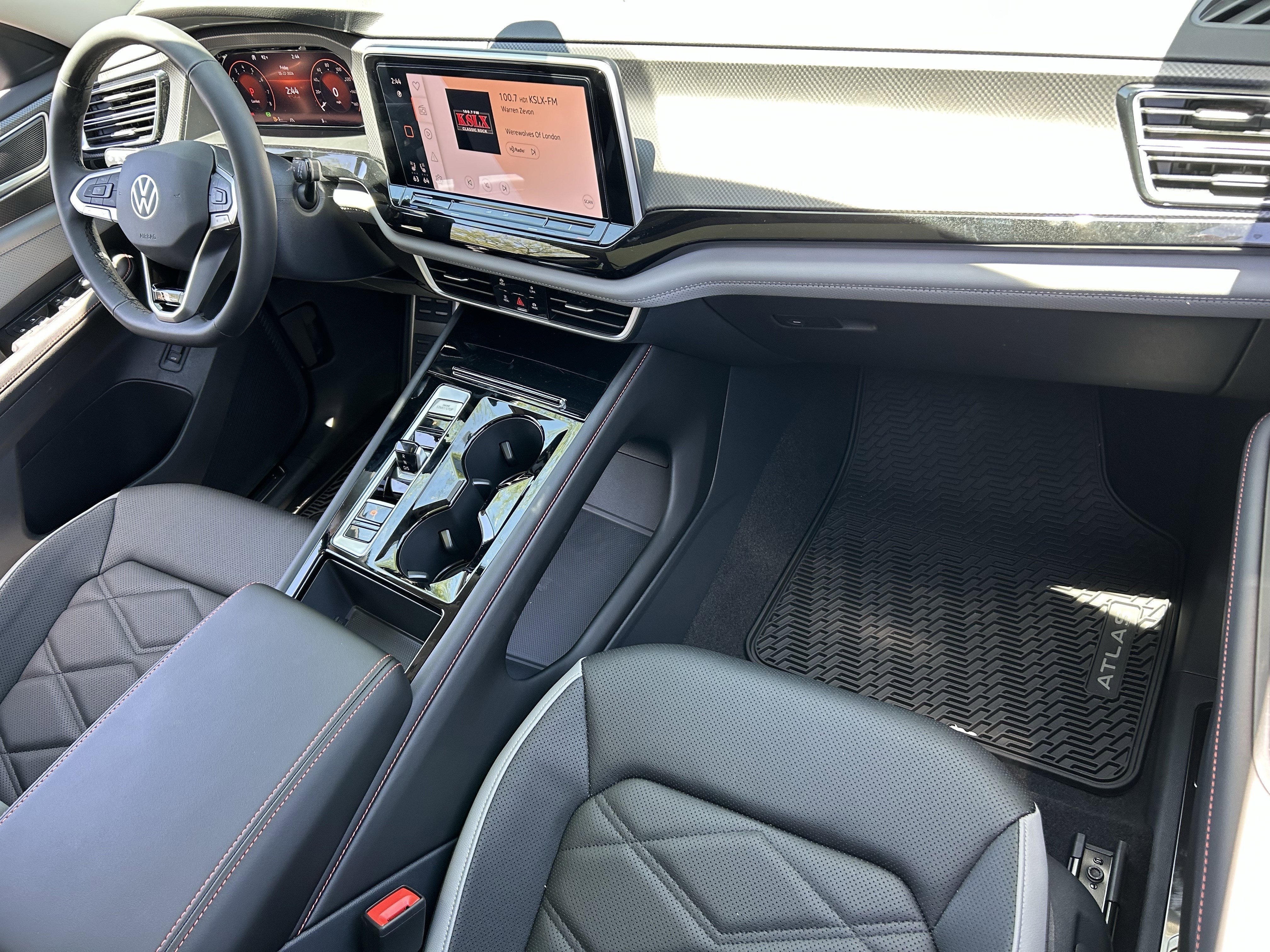 New 2026 Deep Black Pearl Volkswagen 2.0T Peak Edition image 8