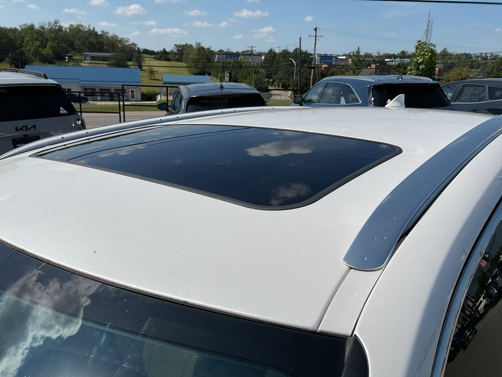 Used 2020 Eminent White Pearl Lexus  image 4