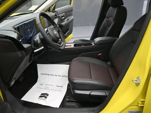 New 2025 Two-tone Yuzu Yellow Metallic / Super Black Nissan SR image 28