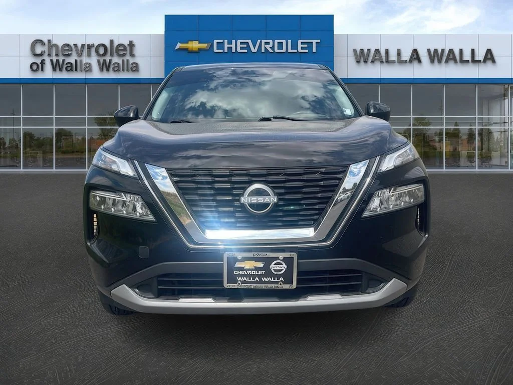 Used 2023 Super Black Nissan SV image 2