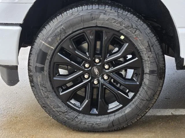 New 2026 Oxford White Ford XLT image 27