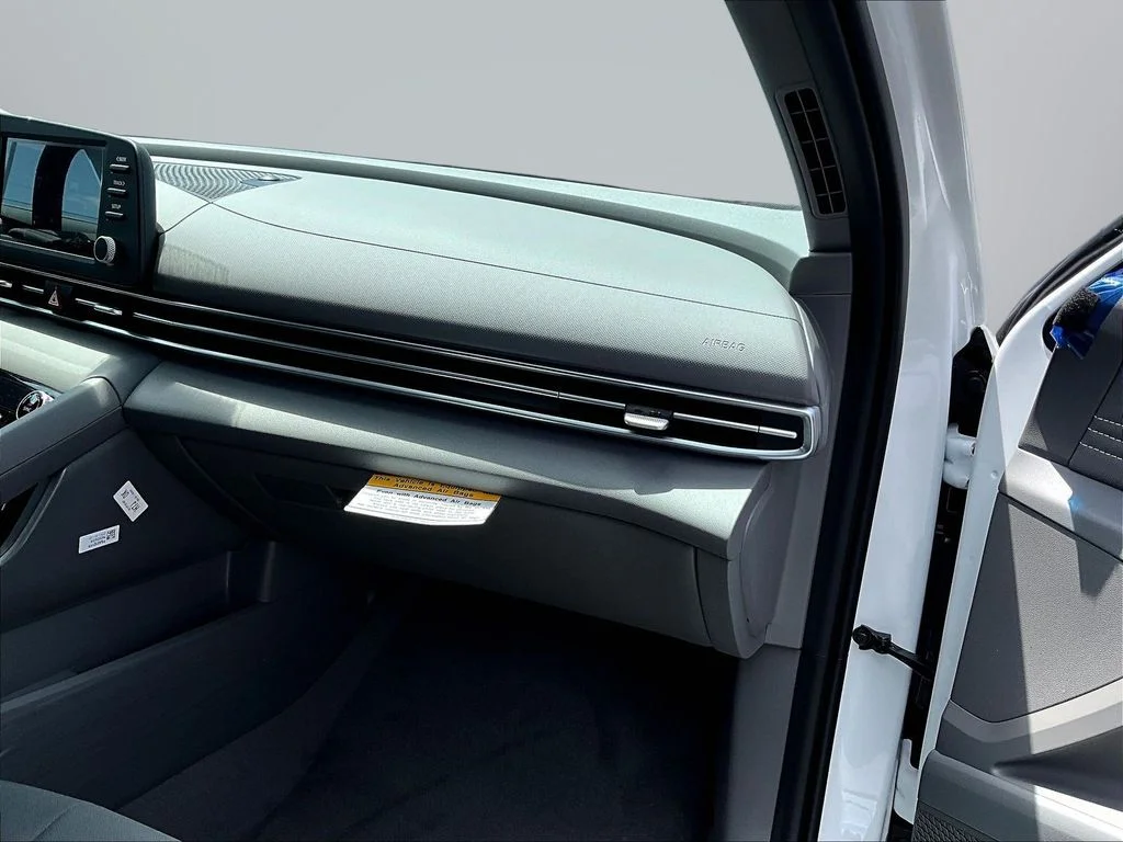 New 2026 White Hyundai SEL Sport image 28