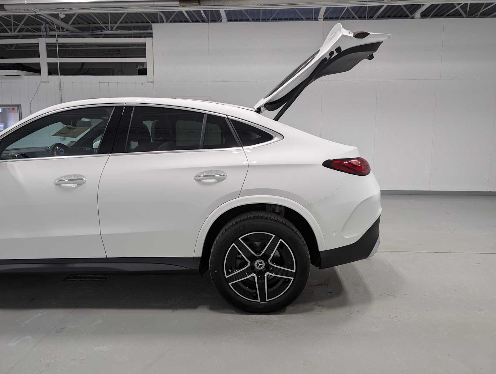 Certified Used 2026 Polar White Mercedes-Benz GLC 300 image 9
