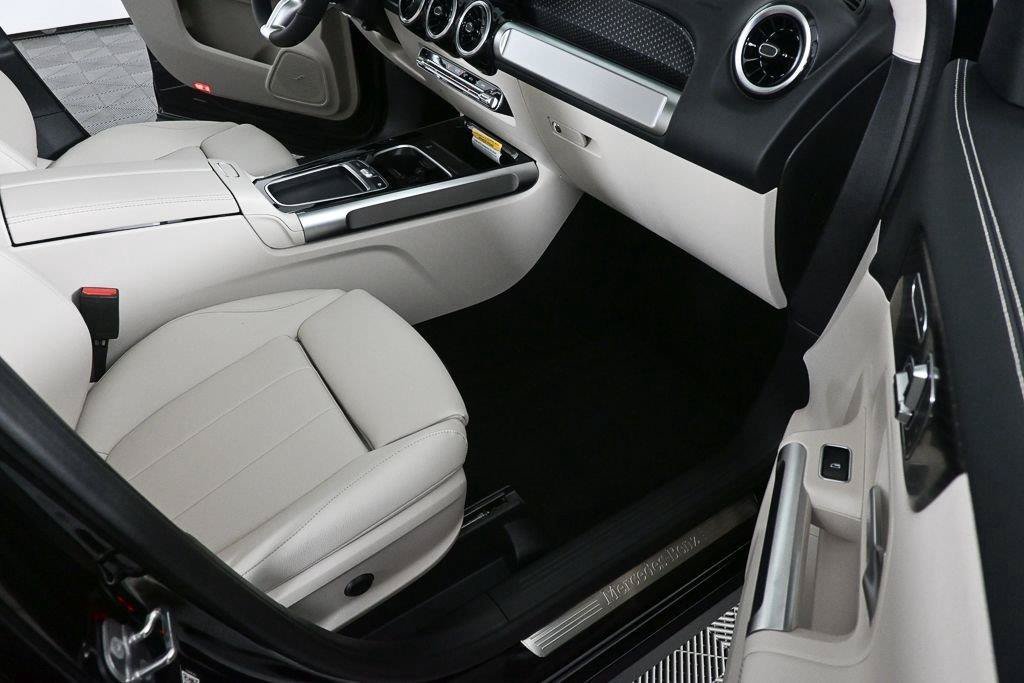 New 2026 Night Black Mercedes-Benz GLB 250 image 63