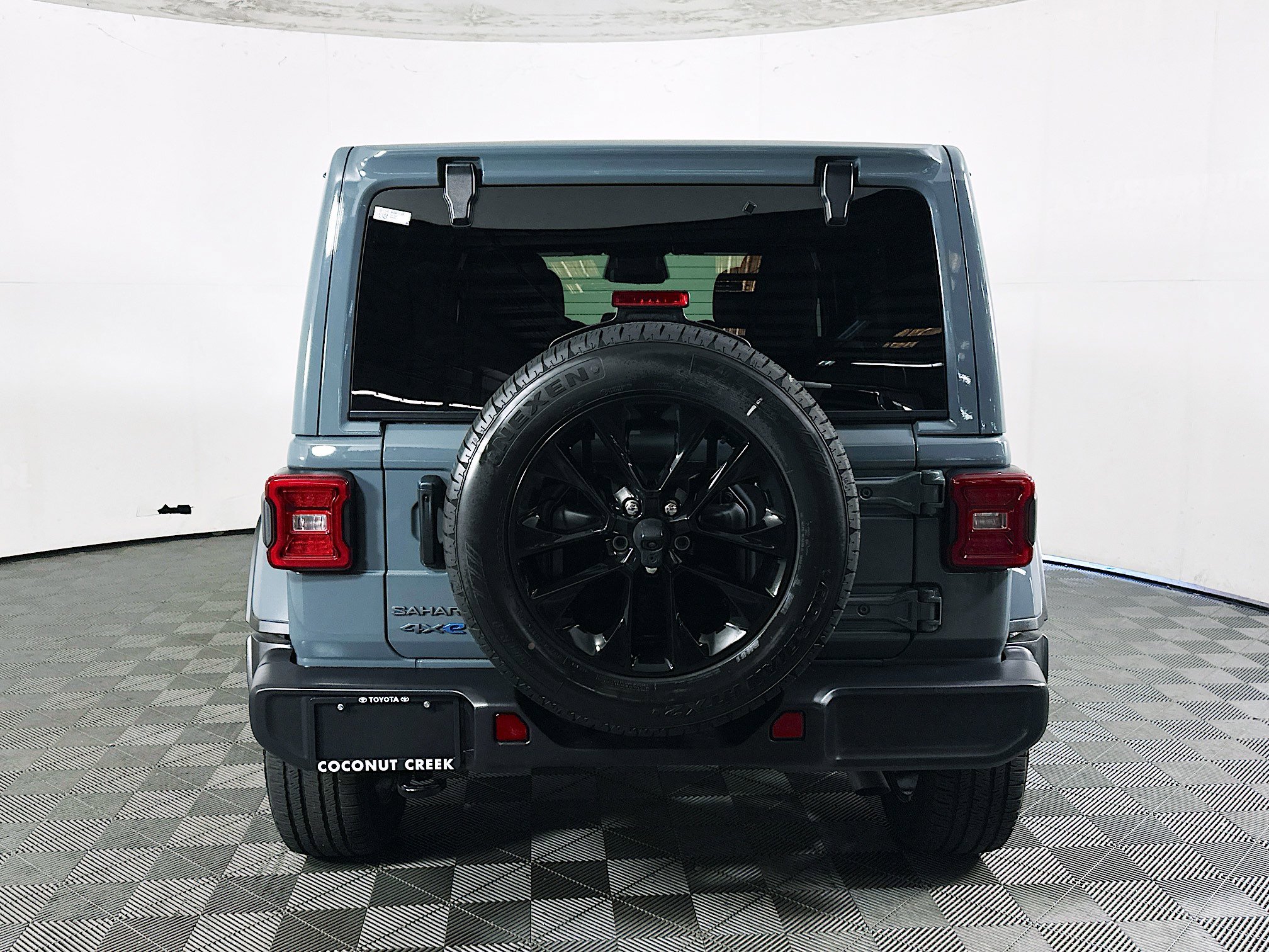 2025 Jeep Wrangler thumbnail 6