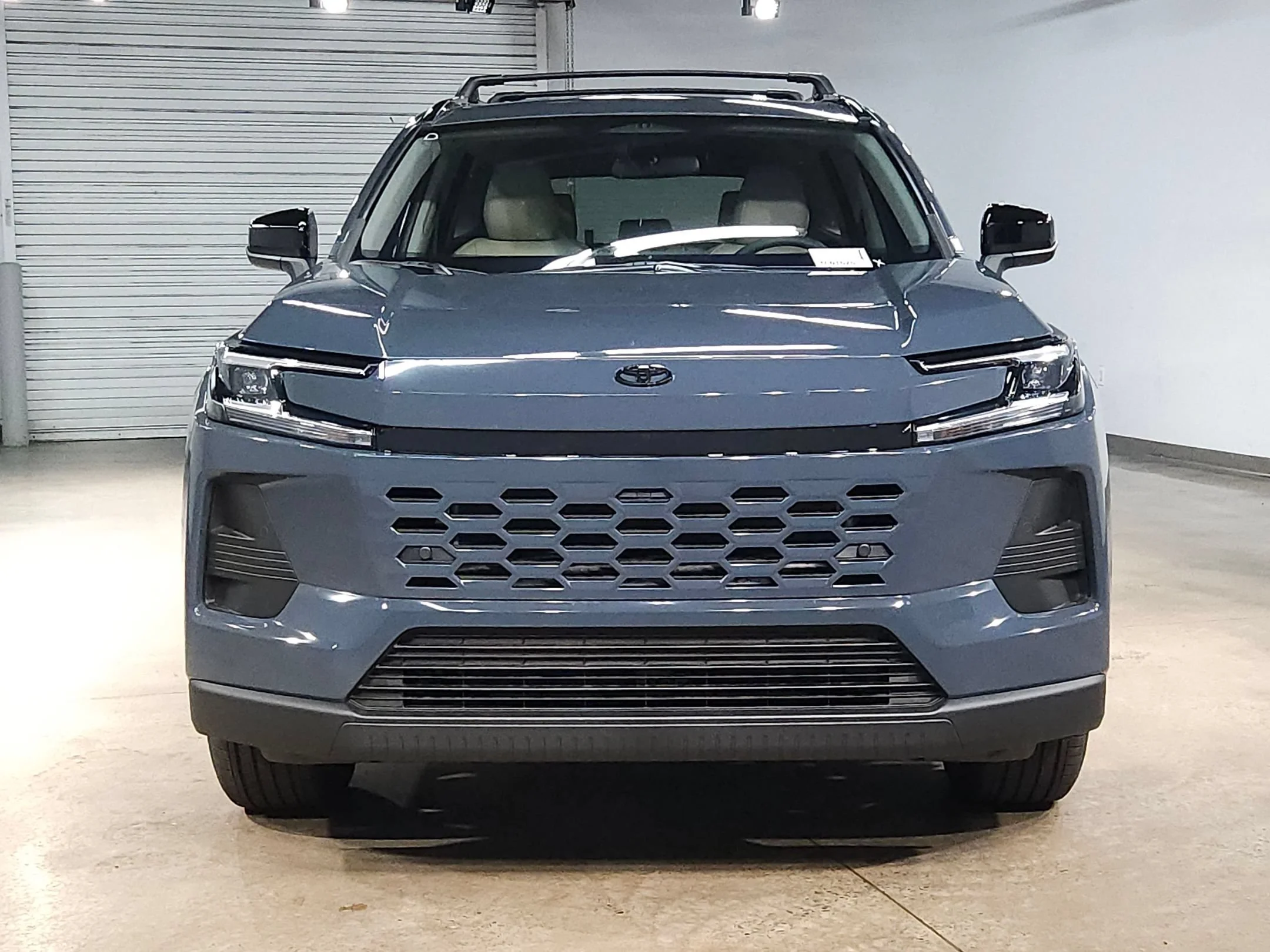 New 2026 Cloud Toyota XLE Premium image 2