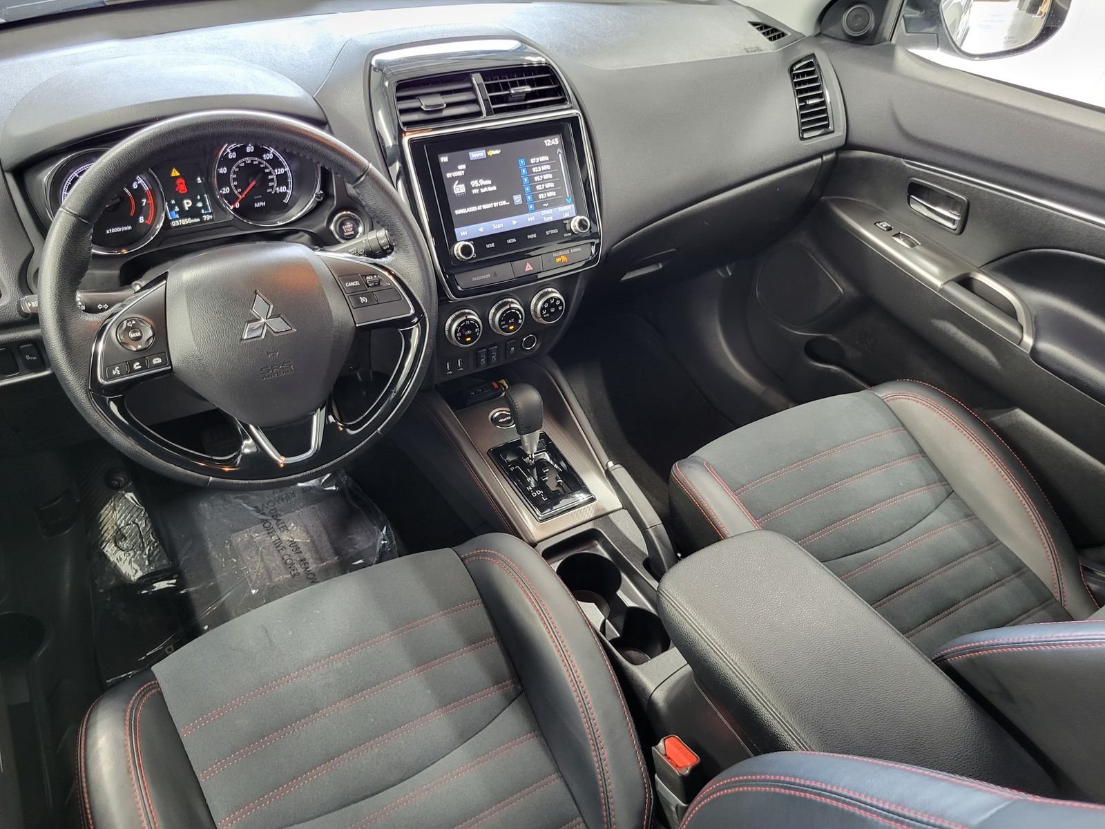 Used 2024 Silver Mitsubishi 2.0 SE image 24