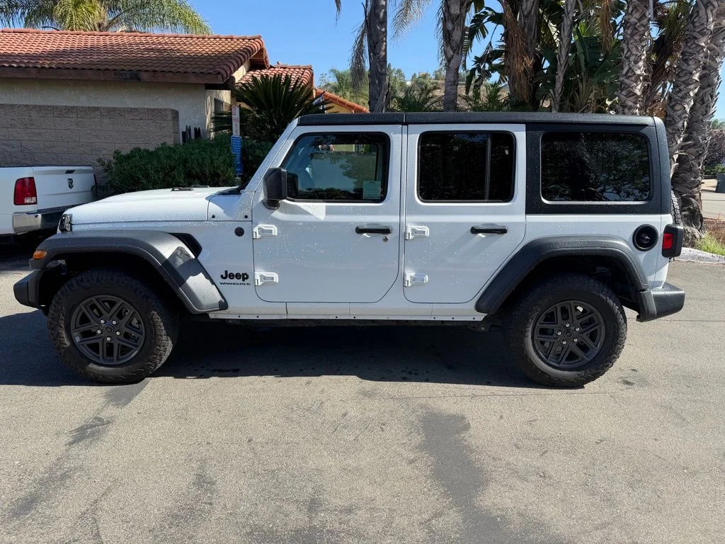 Used 2024 White Jeep Sport S image 8