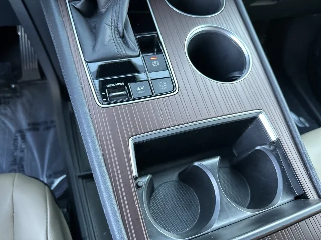 2021 Toyota Sienna XLE - Photo 21