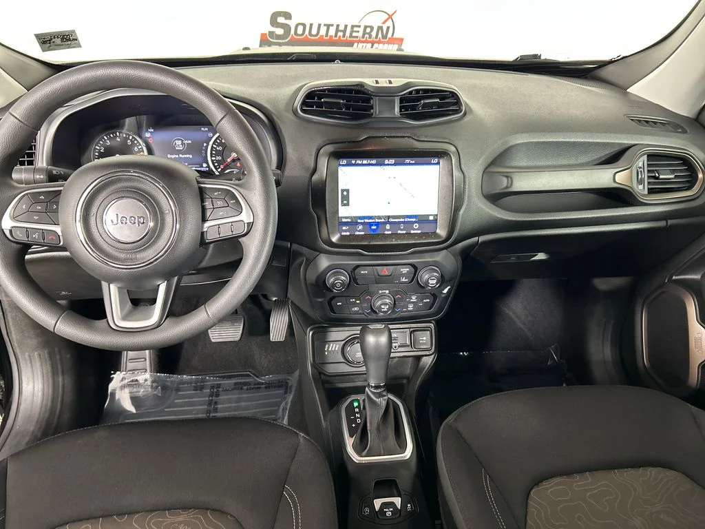 Used 2023 Black Jeep Latitude image 18