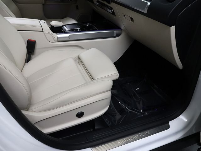 Certified Used 2023 Polar White Mercedes-Benz GLB 250 image 34