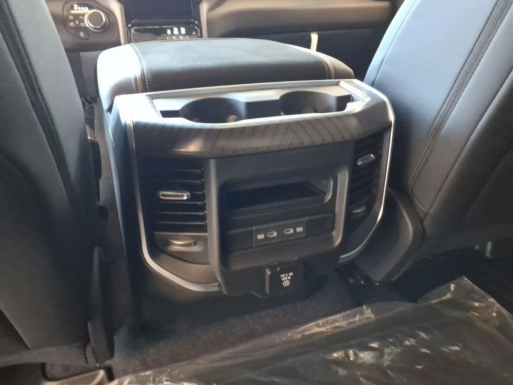 New 2026 Diamond Black Crystal Pearl-Coat Exterior Paint RAM Direct Connect DC650 image 12