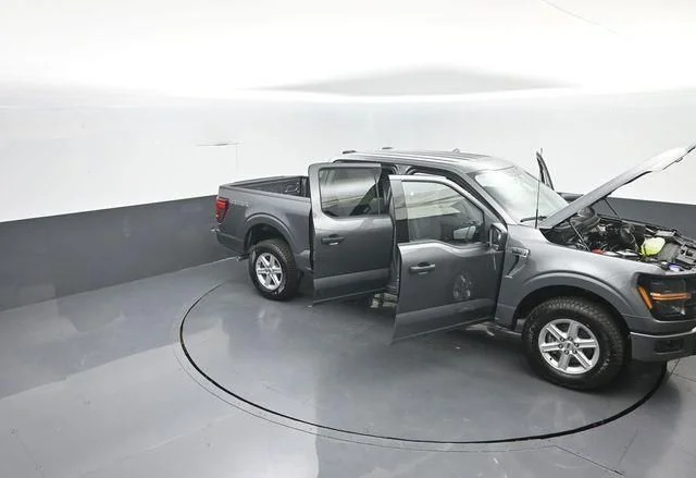 New 2026 Carbonized Gray Metallic Ford XLT image 30