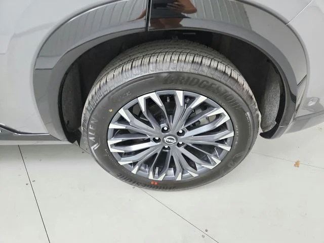 Used 2026 Gray Nissan Platinum image 46