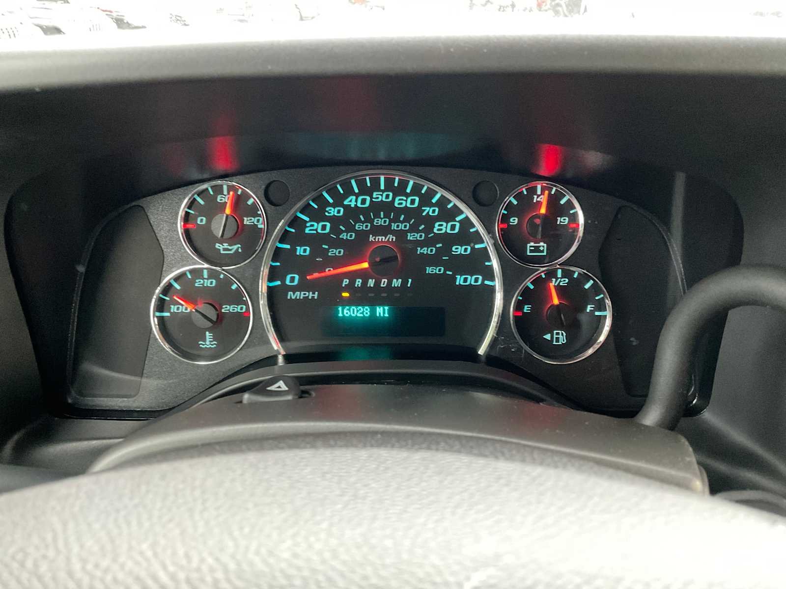 Used 2025 Summit White Chevrolet  image 17