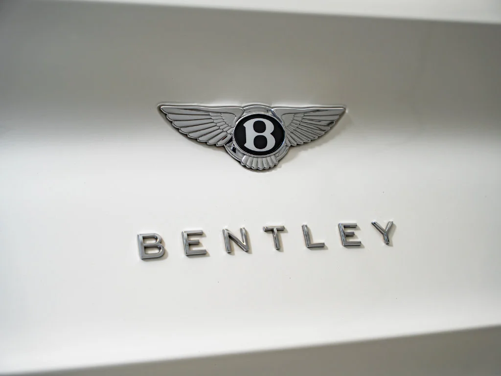 Used 2022 White Bentley V8 image 20