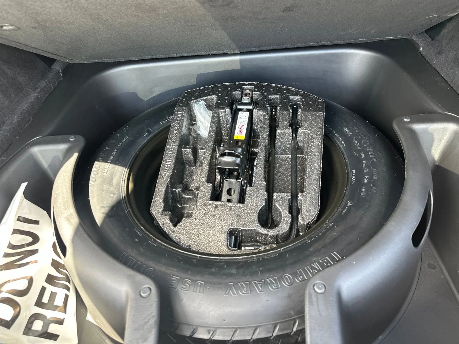 Used 2020 Red Jeep Altitude image 25