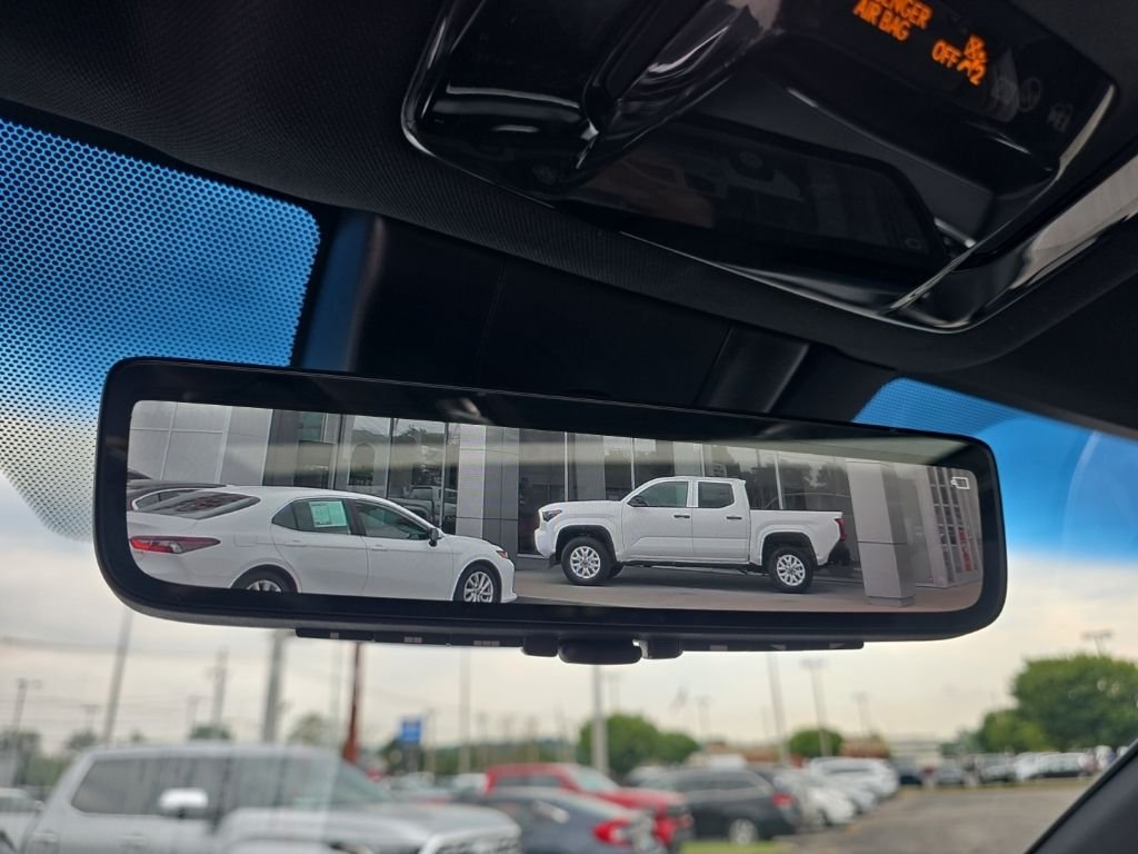 Certified Used 2023  Toyota Limited image 25