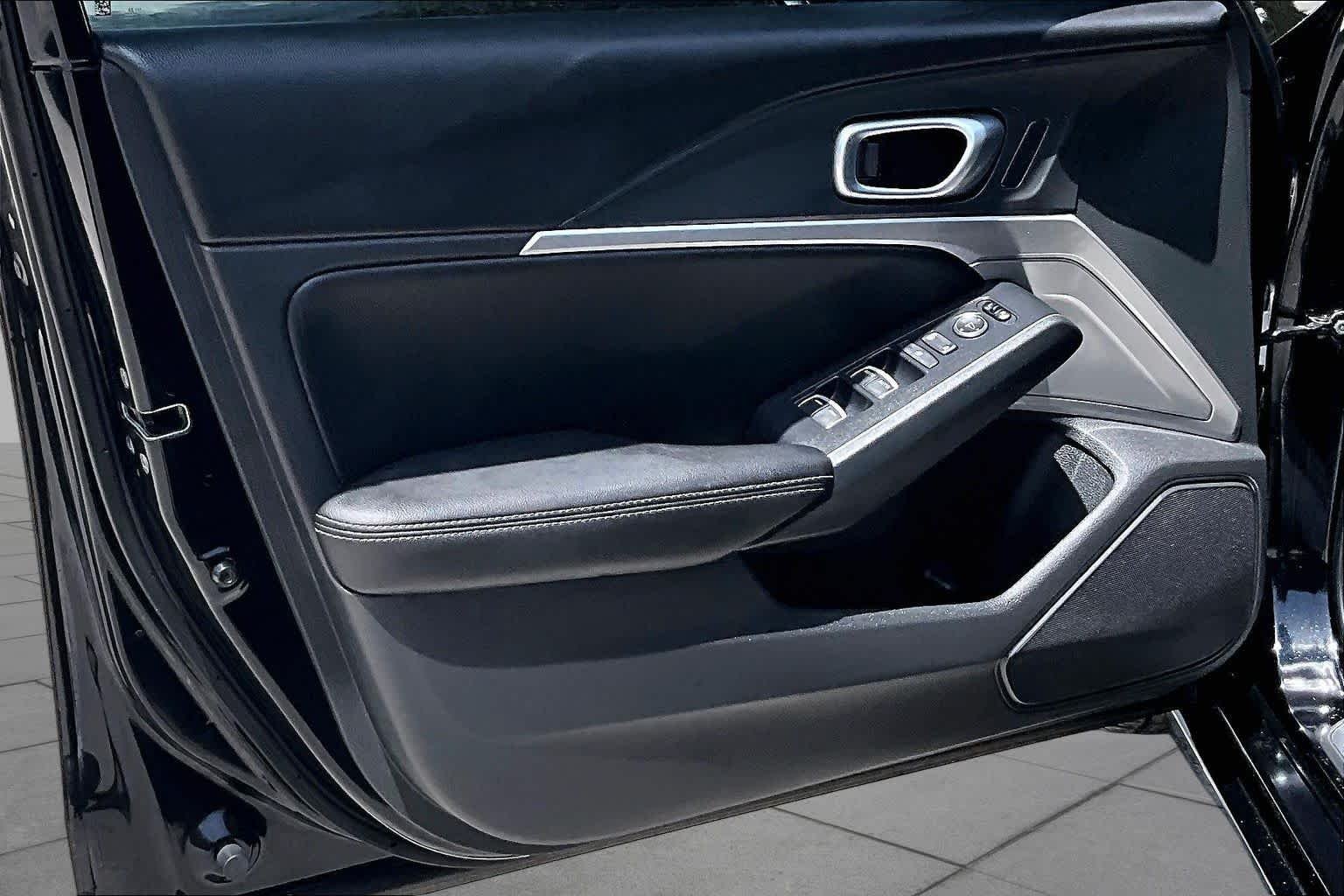 Used 2024 Majestic Black Pearl Acura w/A-Spec Package image 26
