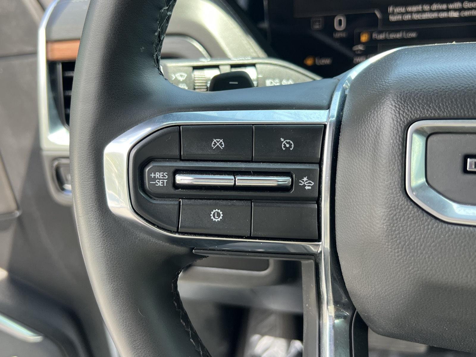 2025 GMC Yukon XL Denali - Photo 33