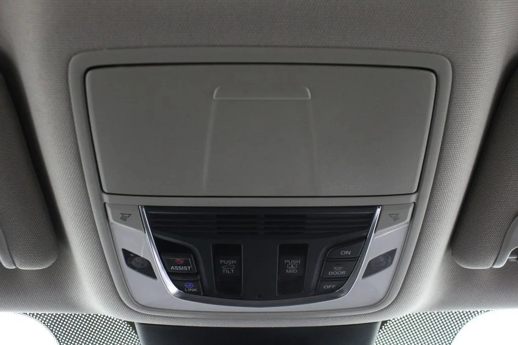 Used 2024 Grey Acura w/Technology Package image 24