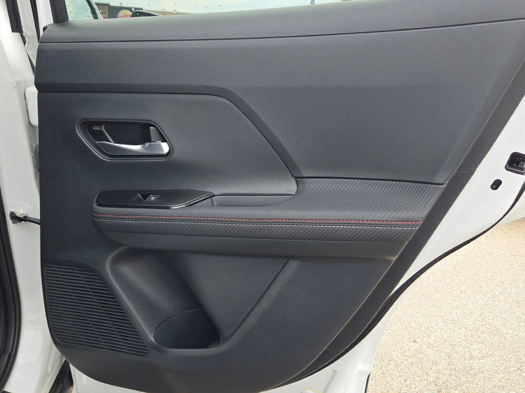 Used 2025 White Nissan SR image 10
