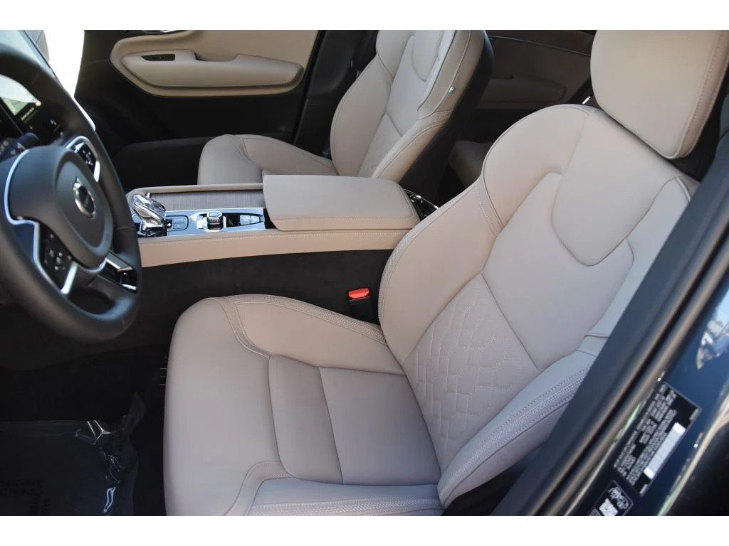 2026 Volvo XC90 Plus - Photo 13