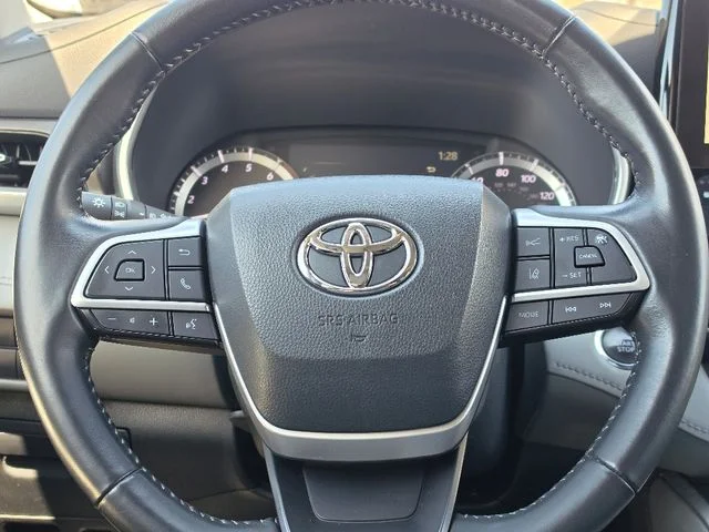 Used 2023 Beige Toyota XLE image 28