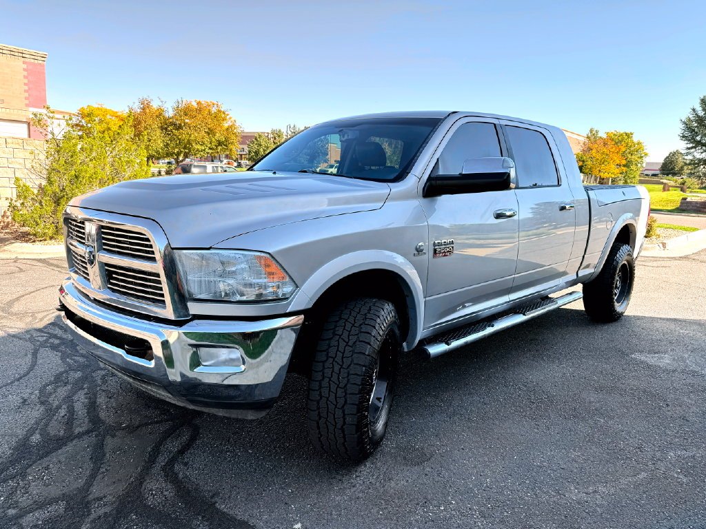 Used 2012 Silver Ram Laramie image 4