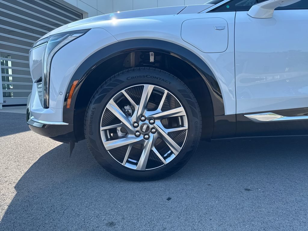 2027 Cadillac OPTIQ Luxury - Photo 11