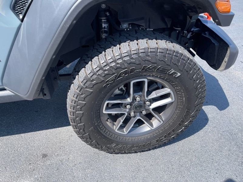 2024 Jeep Gladiator Mojave - Photo 18
