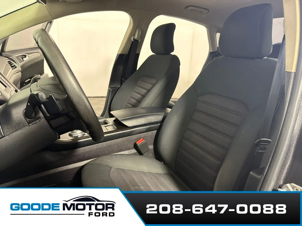 Used 2017 Gray Ford SE image 10