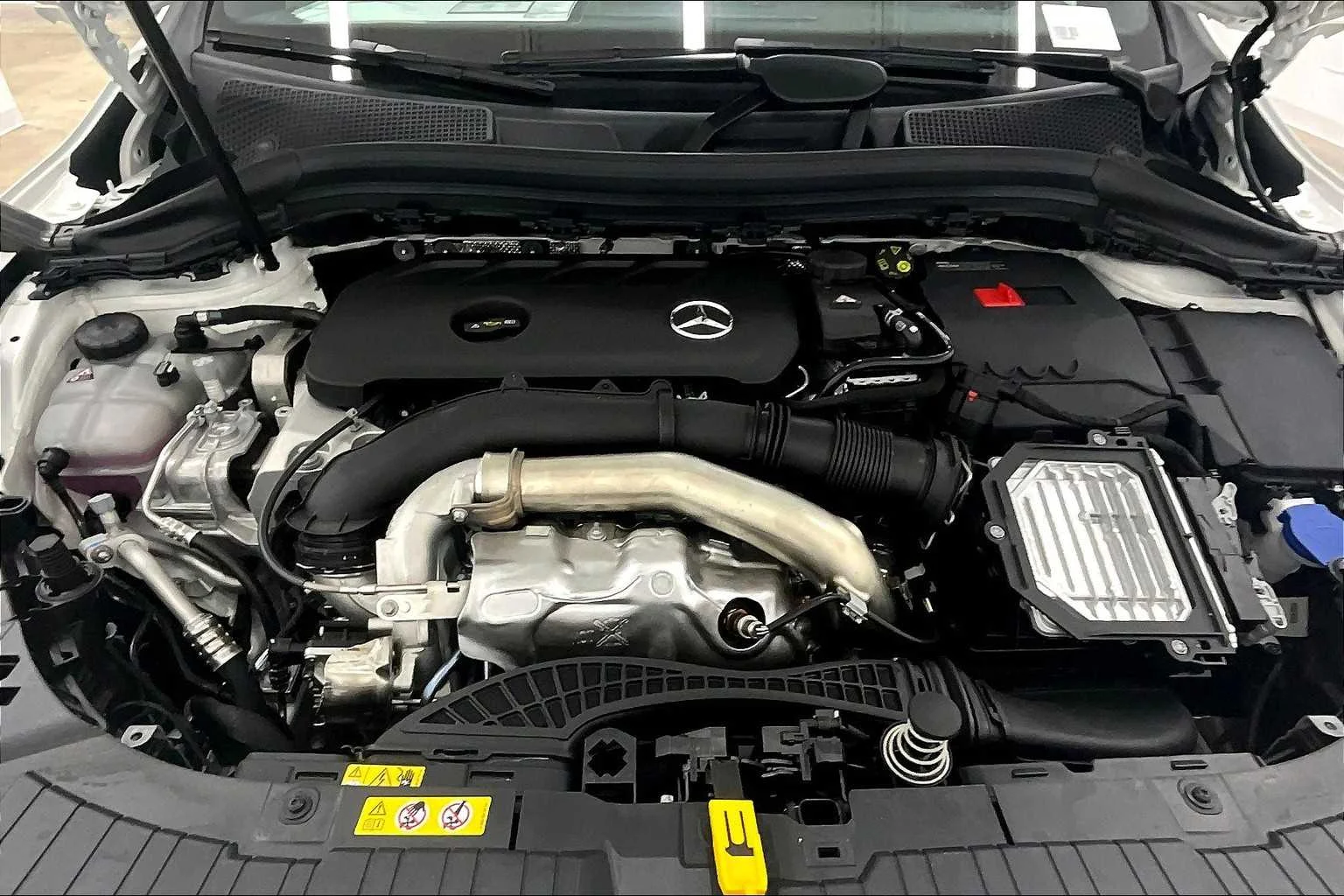 New 2026 Polar White Mercedes-Benz GLA 250 image 16