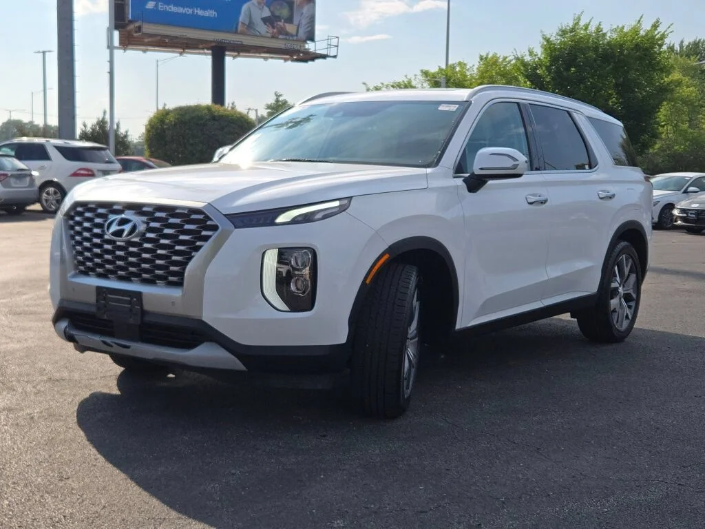 Used 2022 White Hyundai SEL image 2