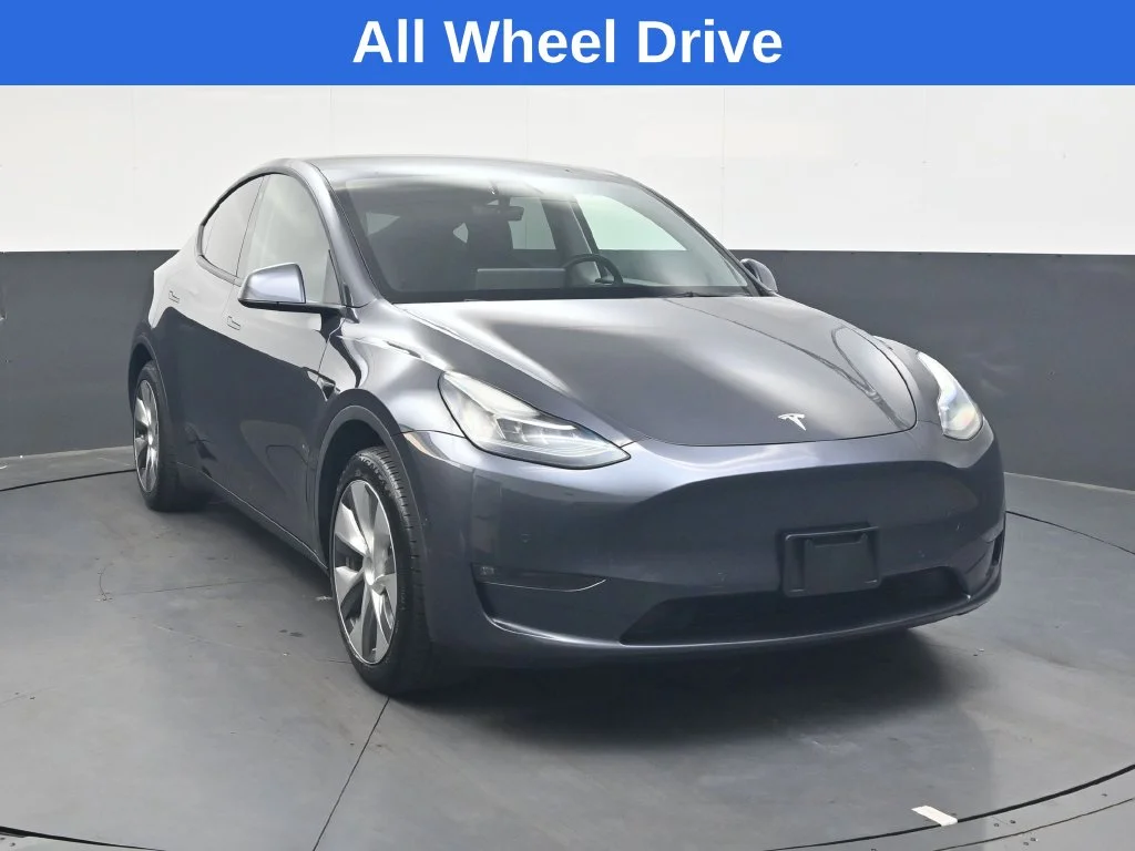 Used 2021  Tesla Long Range image 2