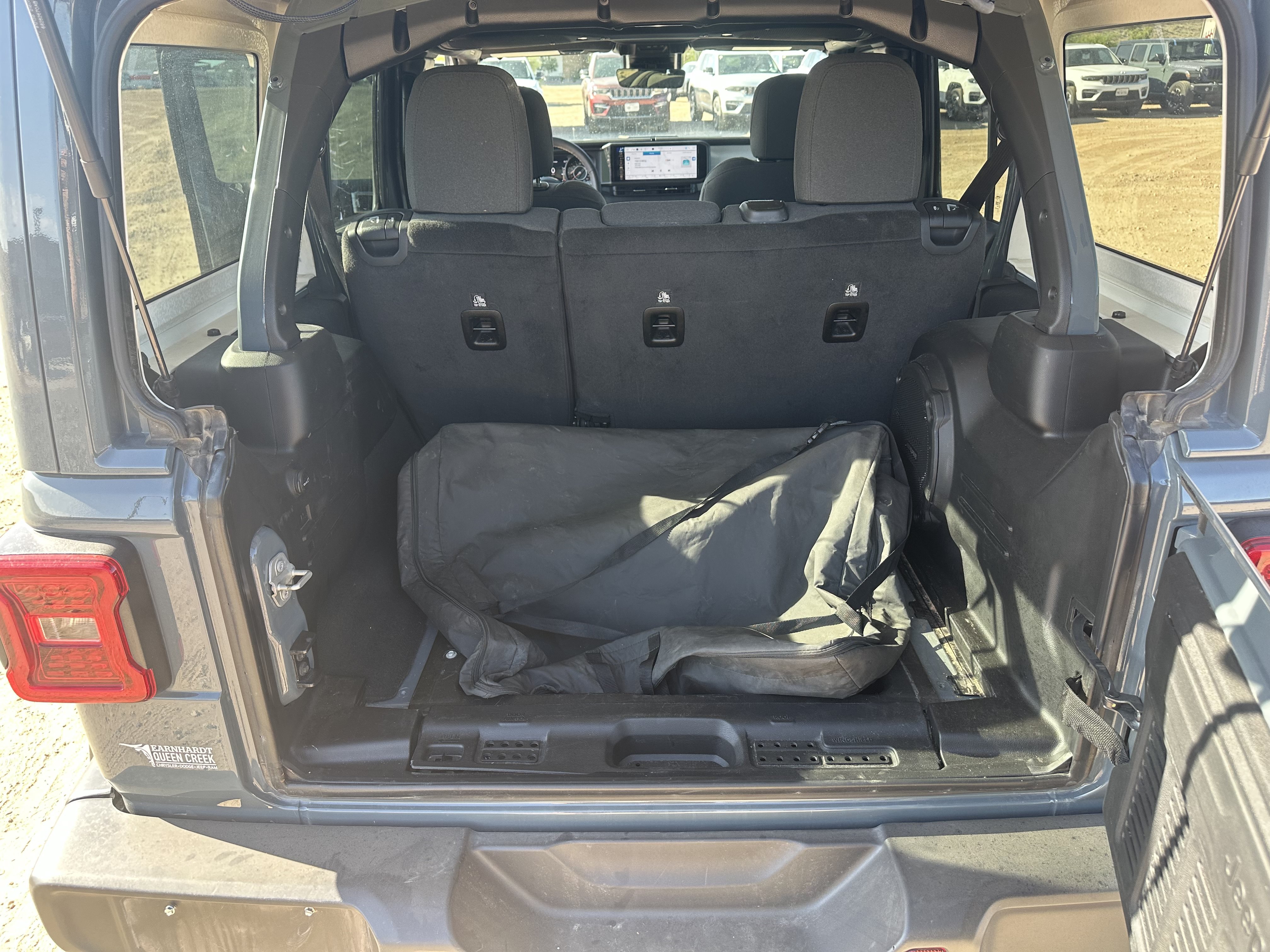 Used 2024 Anvil Clear Coat Jeep Sahara image 20