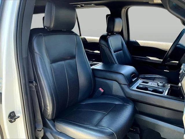 Used 2020 White Ford XLT image 33