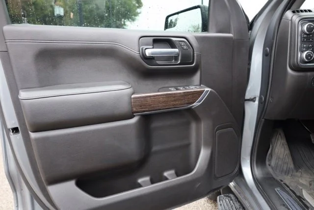 Used 2020 Gray GMC Elevation image 27