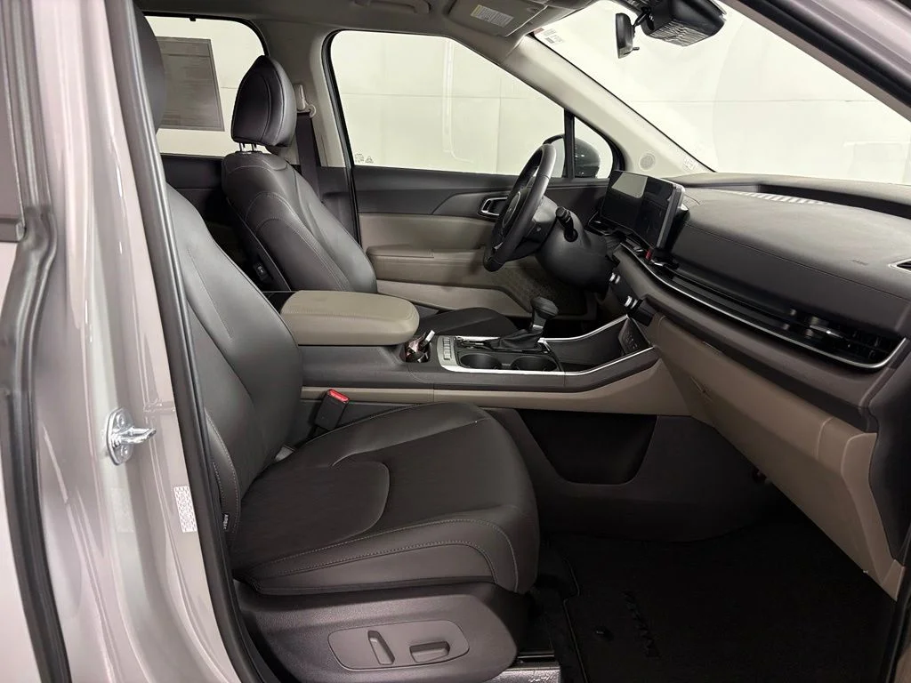 New 2026 Ceramic Silver Kia EX image 47