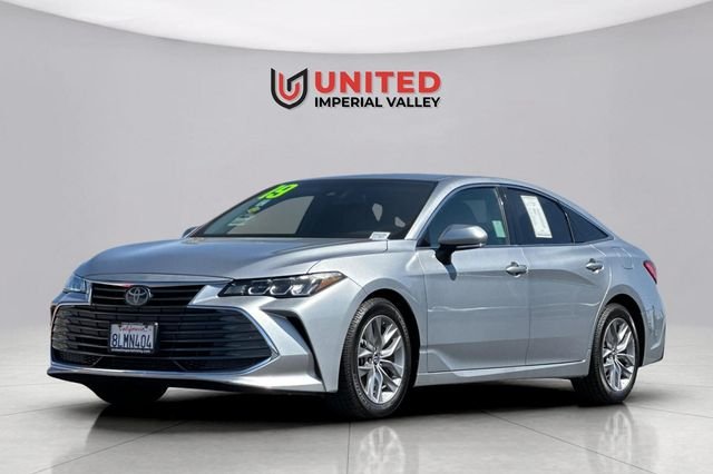 Used 2019 Silver Toyota XLE image 8