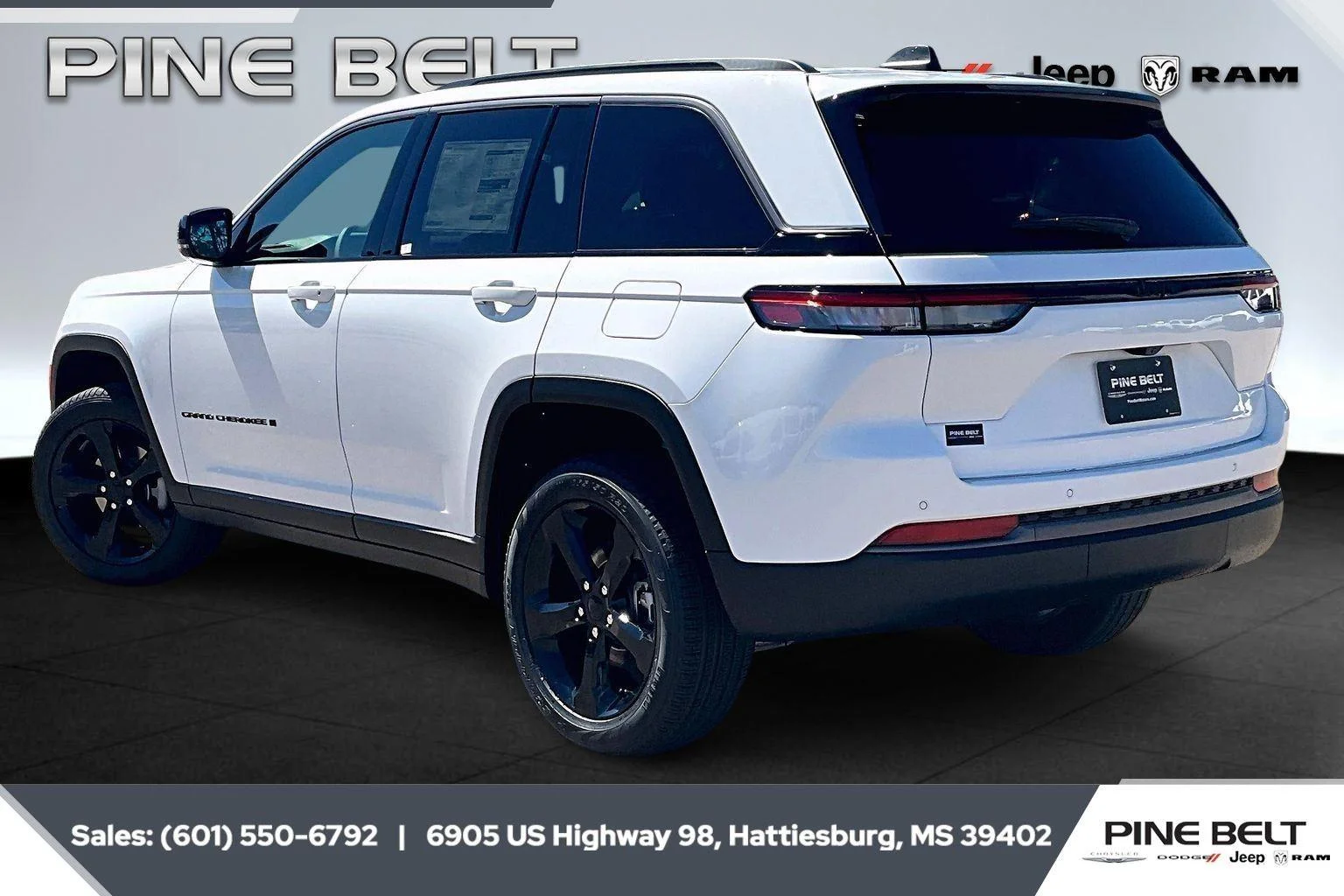 New 2026 Bright White Clear-Coat Exterior Paint Jeep Limited image 3