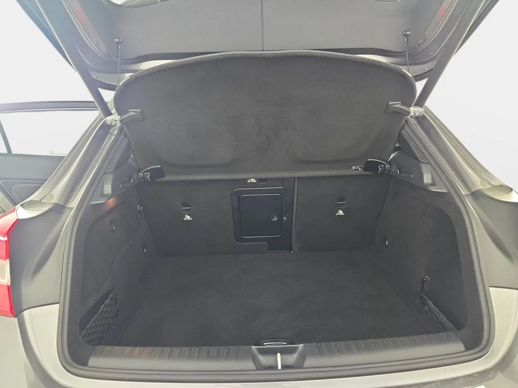 Used 2018 Gray Metallic Mercedes-Benz GLA 250 image 13