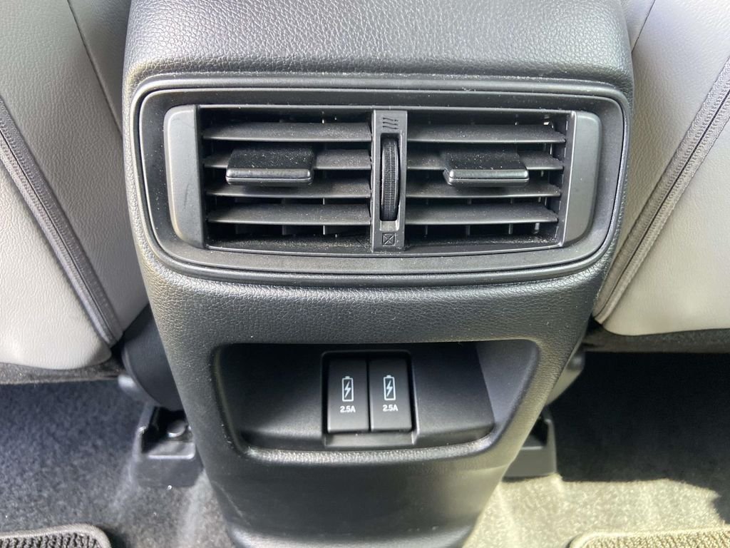 Used 2022 Silver Honda EX-L image 19