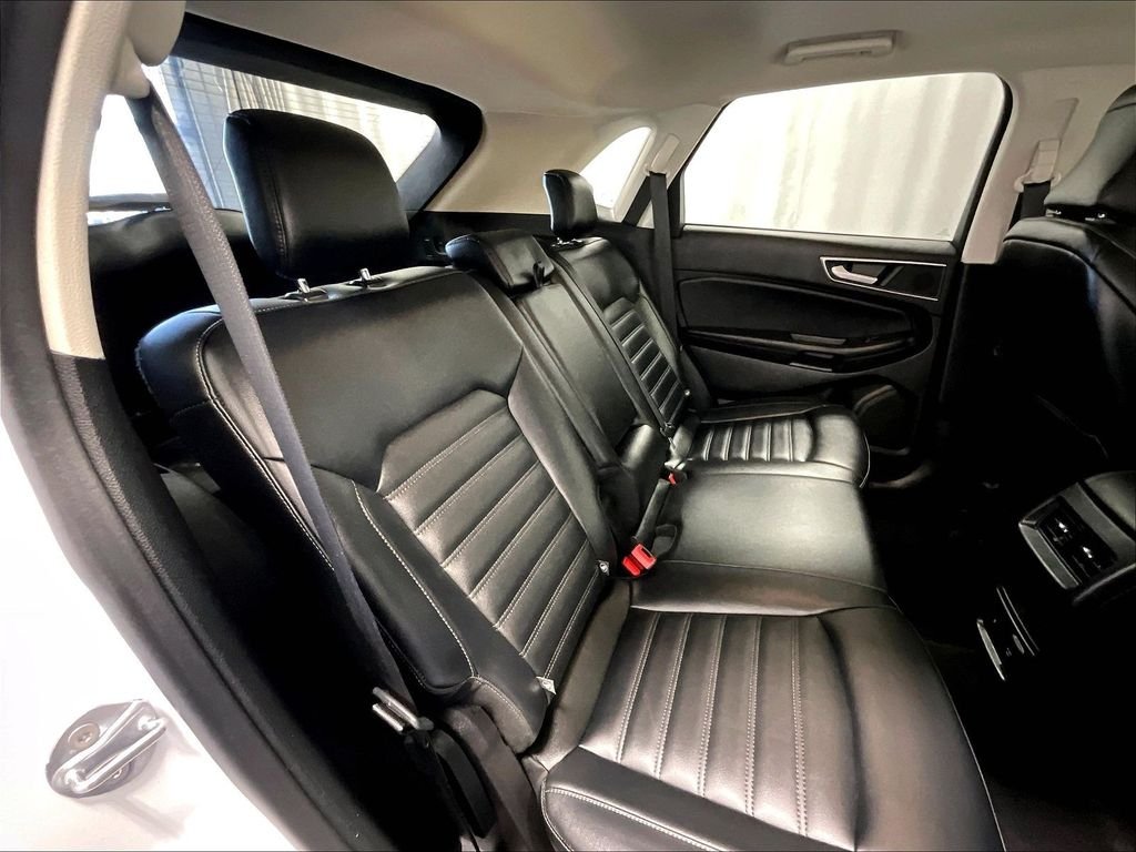 Used 2022 Oxford White Ford SEL image 16