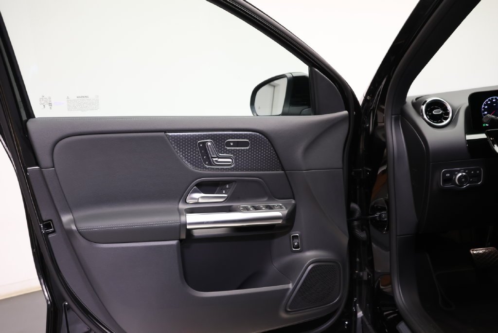 New 2026 Night Black Mercedes-Benz GLA 250 image 29