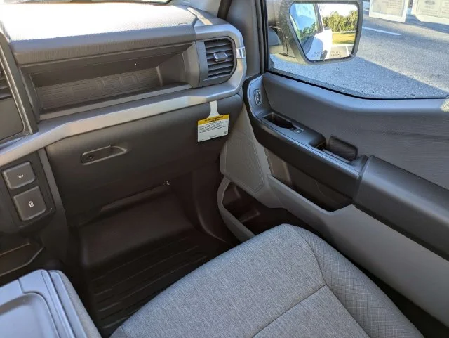 New 2026 Oxford White Ford XL image 17