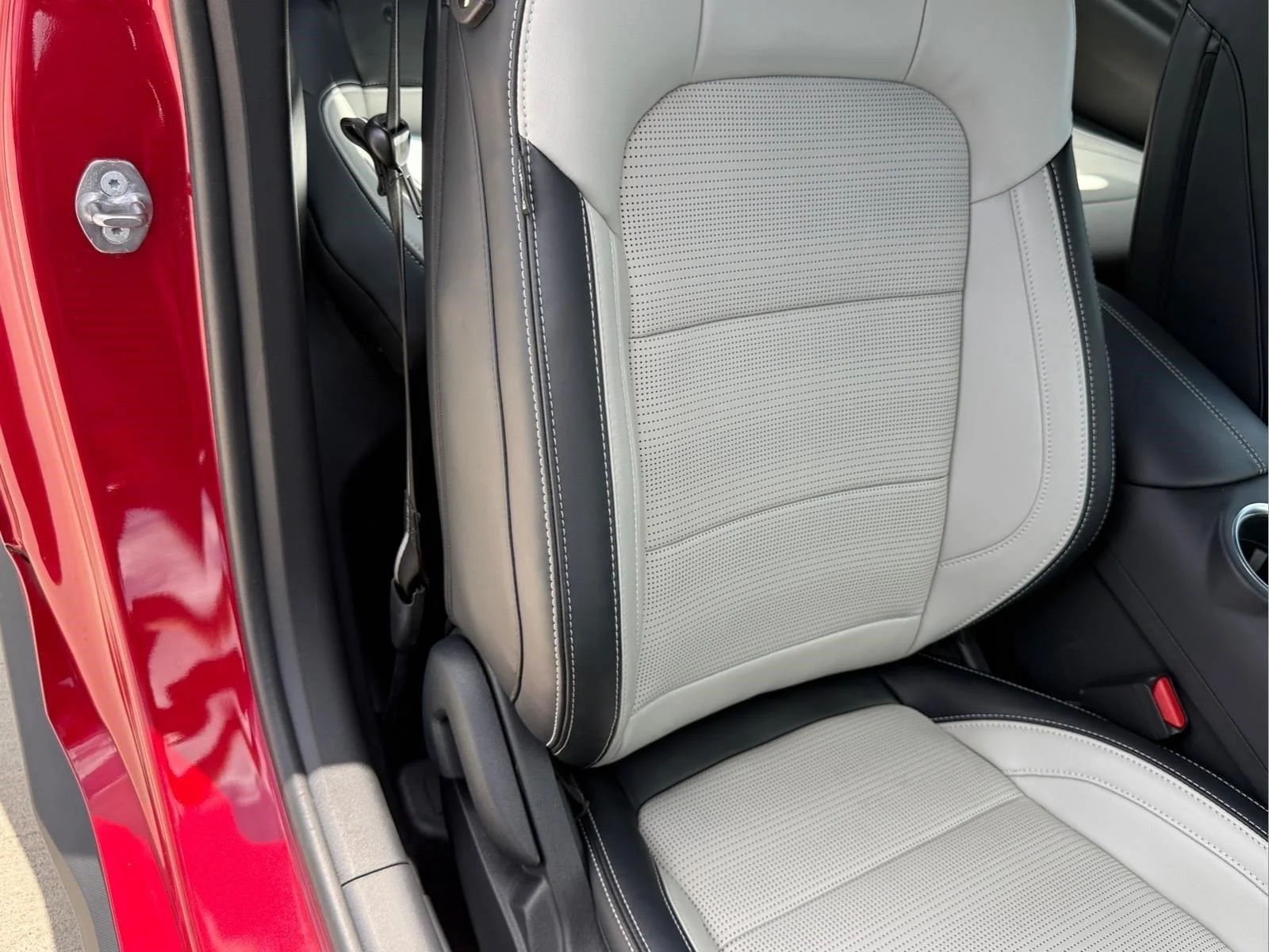Used 2024 Rapid Red Metallic Tinted Clearcoat Ford GT Premium image 17
