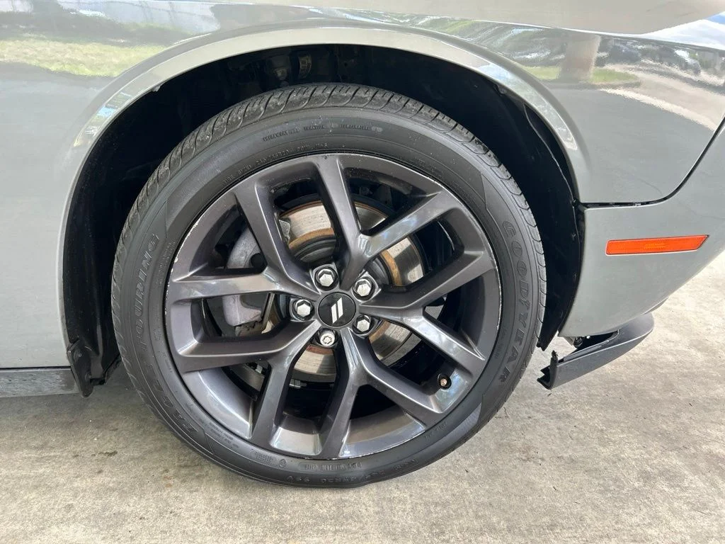 Used 2019 Gray Dodge SXT image 19