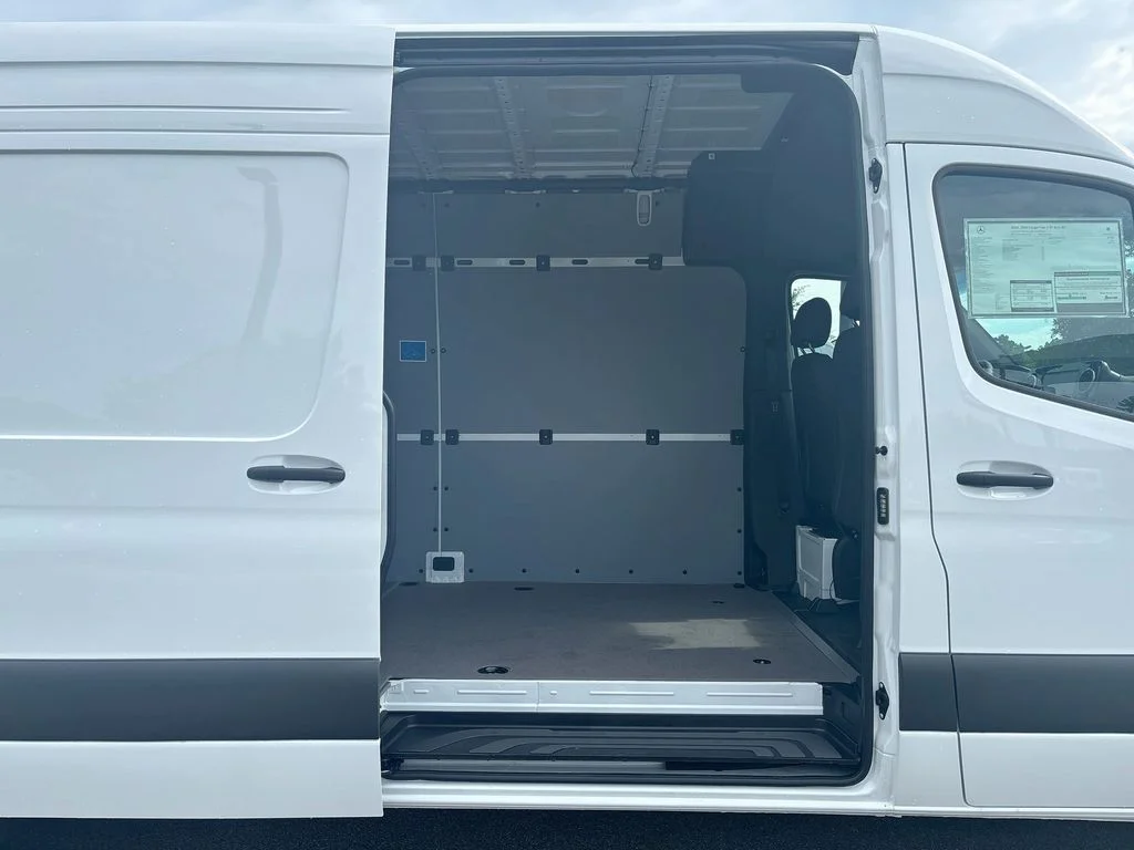 New 2026  Mercedes-Benz Cargo 170 WB image 9