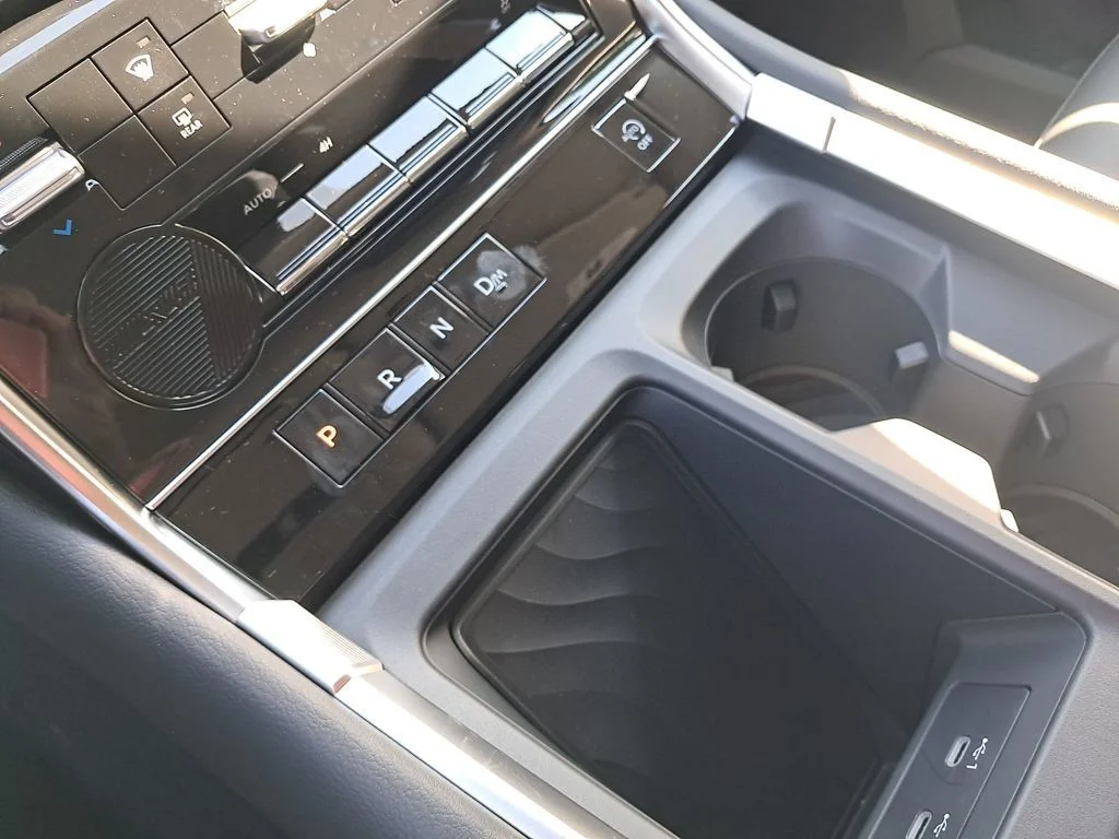 2026 Nissan Armada SV - Photo 25
